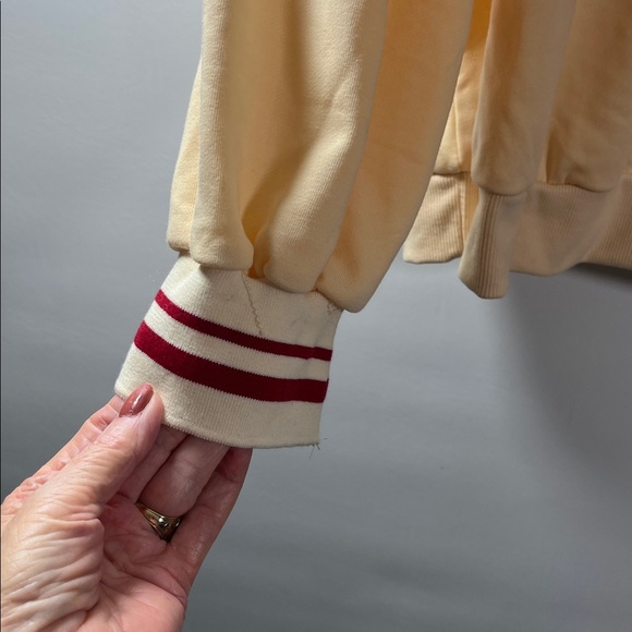 Gryffindor Cream Shirt Men Size 4XL Harry Potter
Graphic New With Tag - Picture 4 of 9